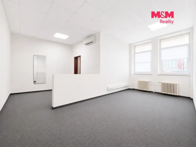 Pronájem kanceláře, Sokolov, Závodu míru, 50 m2
