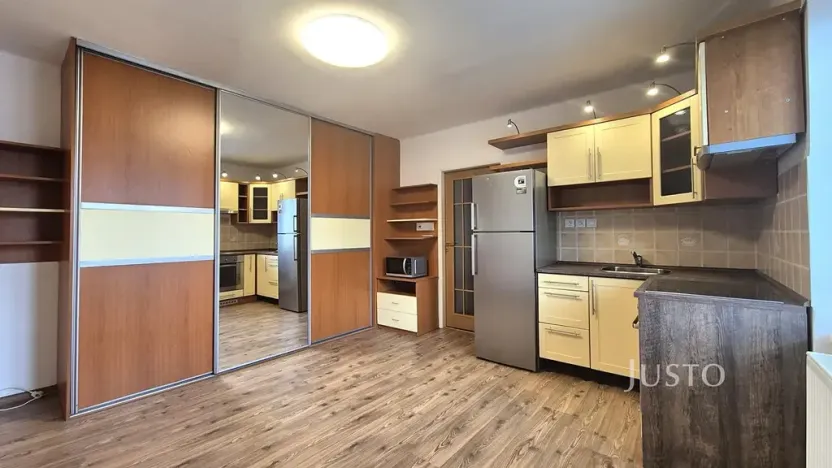 Pronájem bytu 2+kk, Písek, Nádražní, 32 m2