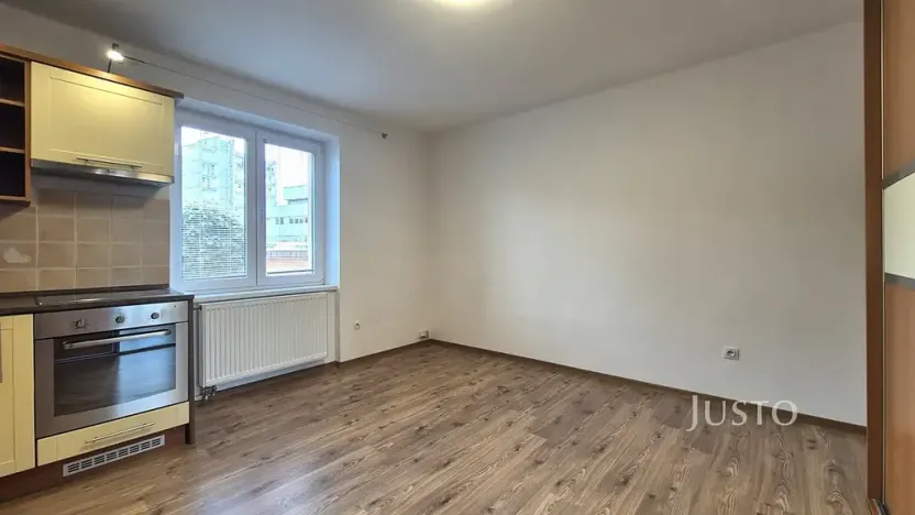 Pronájem bytu 2+kk, Písek, Nádražní, 32 m2
