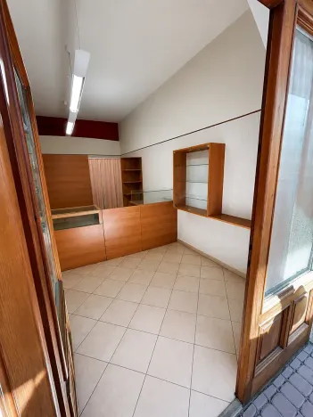Pronájem obchodního prostoru, Chrudim, Resselovo náměstí, 16 m2