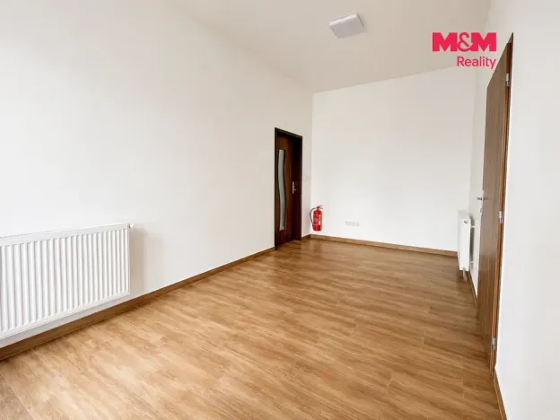 Pronájem obchodního prostoru, Tišnov, Jungmannova, 14 m2