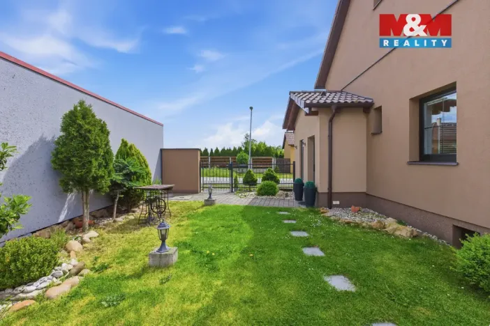 Prodej rodinného domu, Kněževes, U haldy, 155 m2