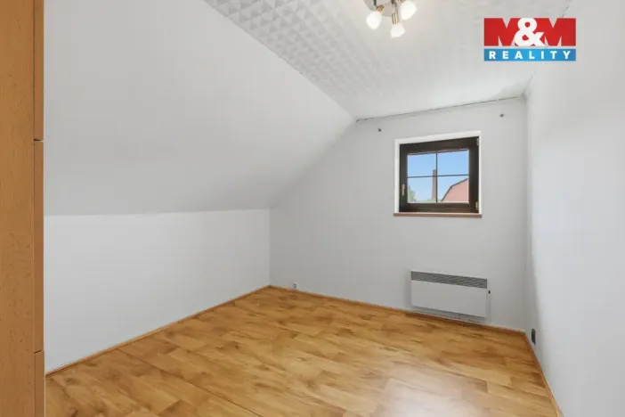 Prodej rodinného domu, Kněževes, U haldy, 155 m2