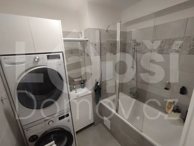 Prodej bytu 2+kk, Praha - Karlín, U Sluncové, 50 m2
