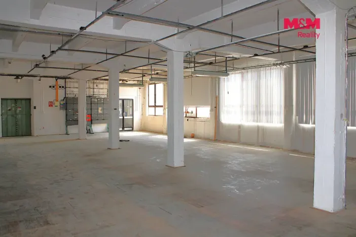 Pronájem skladu, Nová Paka, Kotíkova, 360 m2