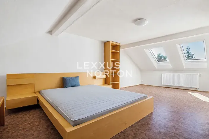 Pronájem rodinného domu, Praha - Řepy, Doubravínova, 480 m2