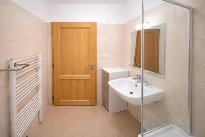 Prodej činžovního domu, Ostružná - Ramzová, 73 m2