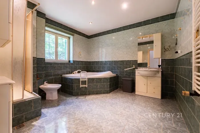 Prodej obchodního prostoru, Lom, Podkrušnohorská, 273 m2