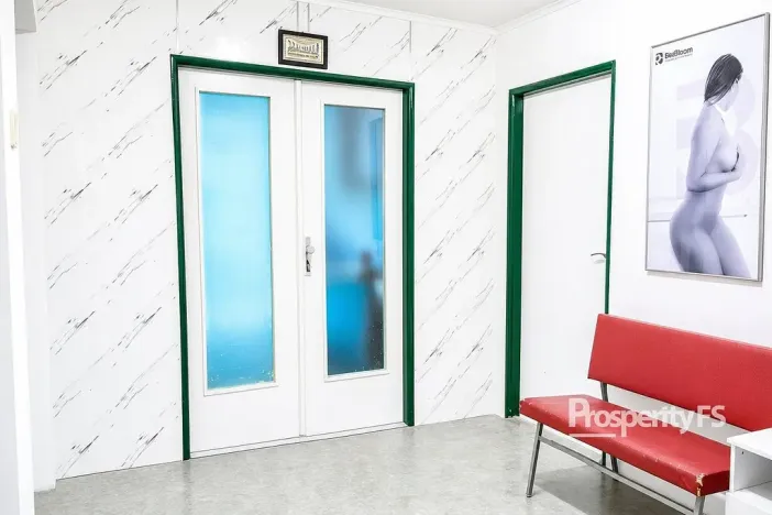 Pronájem komerční, Kladno, náměstí Svobody, 12 m2