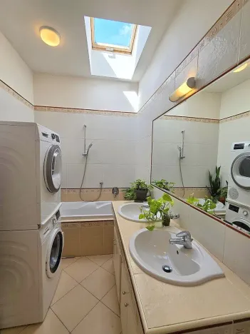 Prodej rodinného domu, Dolní Břežany, Dělnická, 214 m2