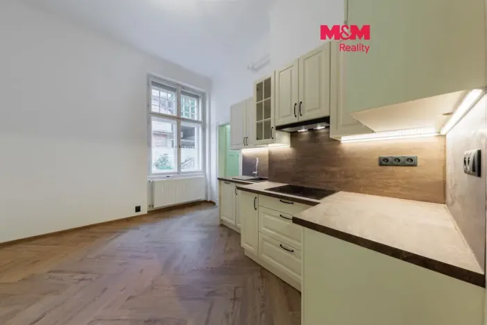 Pronájem bytu 2+1, Karlovy Vary, Na Vyhlídce, 83 m2