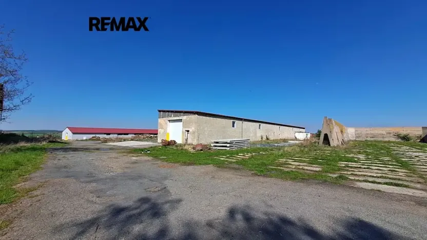 Pronájem skladu, Dolní Chvatliny, 3690 m2