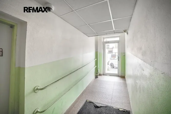Prodej bytu 1+kk, Praha - Háje, Bajkonurská, 27 m2