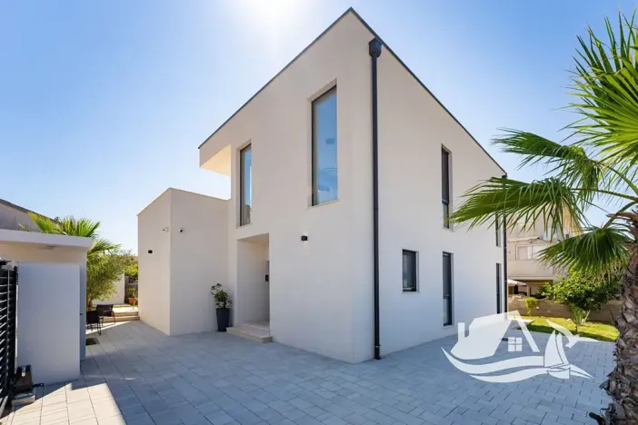 Prodej vily, Vrsi, Chorvatsko, 210 m2