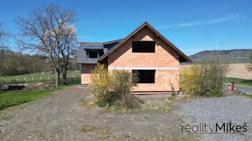 Prodej rodinného domu, Rovensko pod Troskami, 252 m2