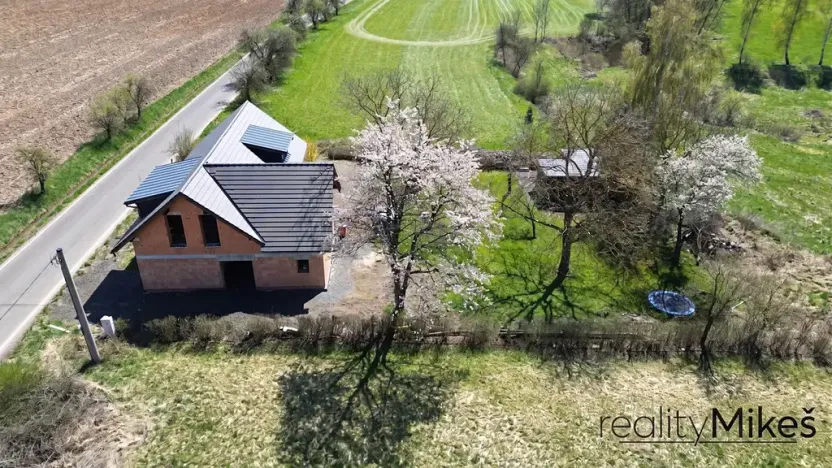 Prodej rodinného domu, Rovensko pod Troskami, 252 m2