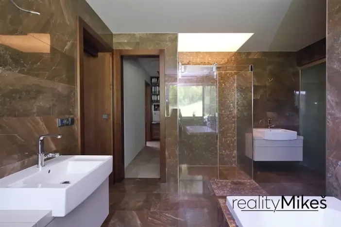 Prodej rodinného domu, Křižany, 470 m2