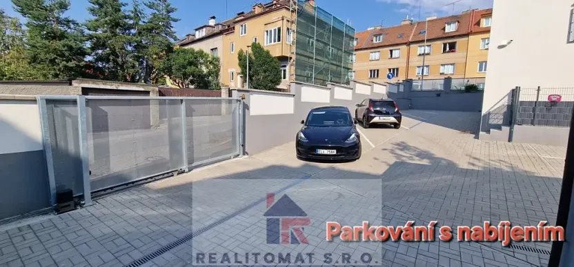 Prodej garáže, Praha - Motol, Podhorská, 15 m2