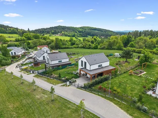 Prodej rodinného domu, Kamenice, Lužní, 141 m2
