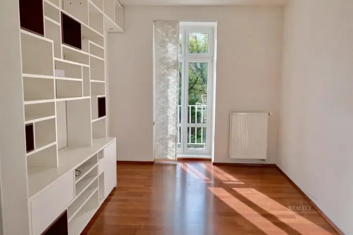 Pronájem bytu 2+1, Praha - Vinohrady, Francouzská, 63 m2