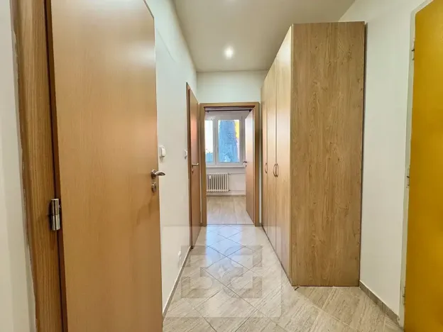 Pronájem bytu 2+kk, Zlín, U Trojáku, 36 m2