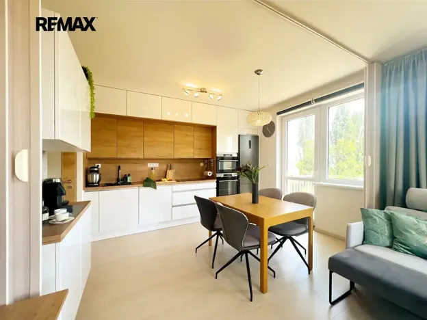 Prodej bytu 2+kk, Praha, Velvarská, 55 m2