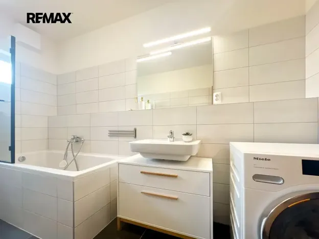 Prodej bytu 2+kk, Praha, Velvarská, 55 m2