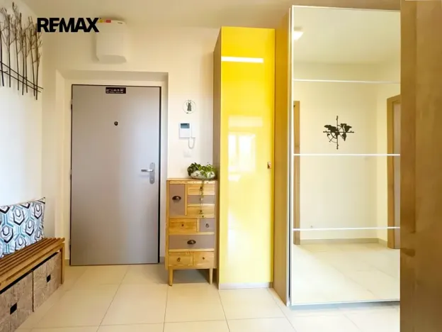 Prodej bytu 2+kk, Praha, Velvarská, 55 m2