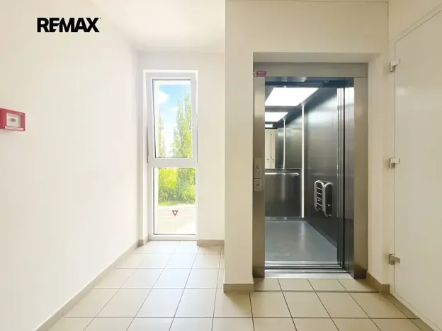 Prodej bytu 2+kk, Praha, Velvarská, 55 m2
