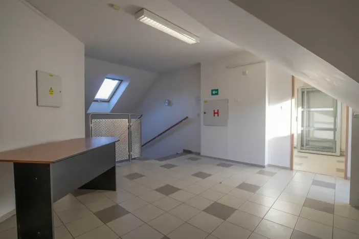 Prodej kanceláře, Chrudim - Chrudim IV, Lupáčova, 612 m2