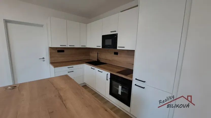 Pronájem bytu 2+kk, Praha - Černý Most, Arnošta Valenty, 47 m2