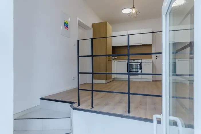 Pronájem bytu 2+kk, Praha - Košíře, Fabiánova, 37 m2