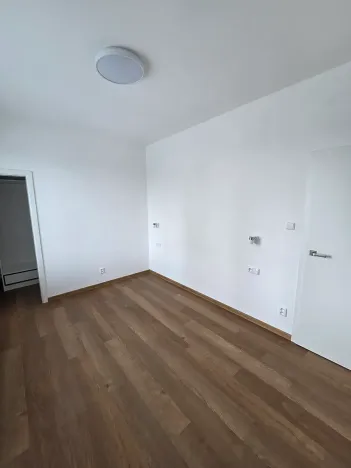 Pronájem bytu 2+kk, Praha - Vinohrady, Nad olšinami, 47 m2