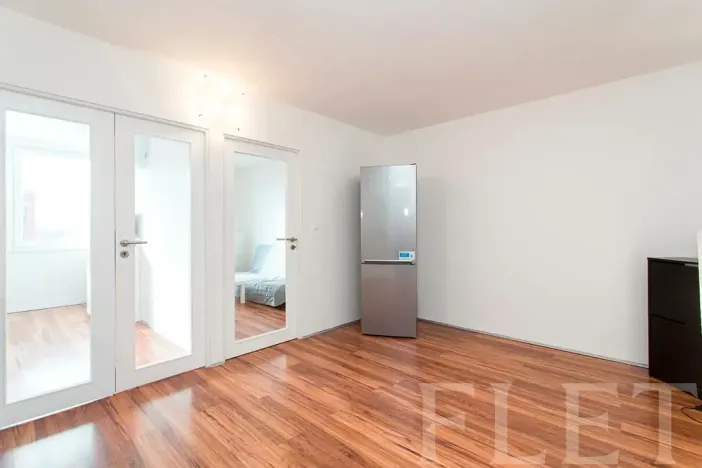 Pronájem bytu 2+kk, Praha - Karlín, Molákova, 42 m2