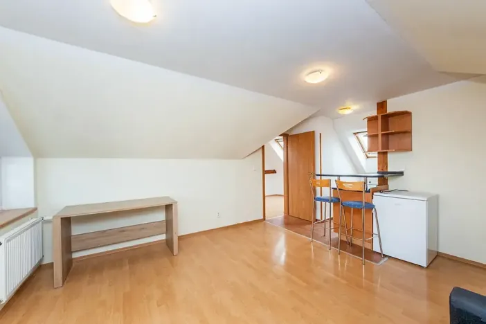 Pronájem bytu 2+kk, Praha - Horní Počernice, Náchodská, 50 m2