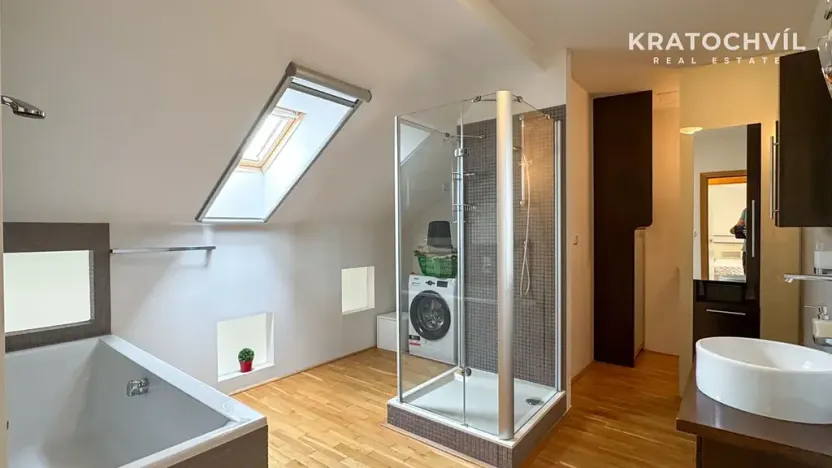 Prodej bytu 3+kk, Praha - Smíchov, Hořejší nábřeží, 117 m2