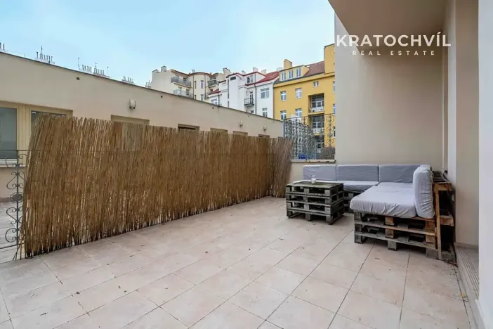 Pronájem bytu 1+kk, Praha - Bubeneč, Korunovační, 32 m2