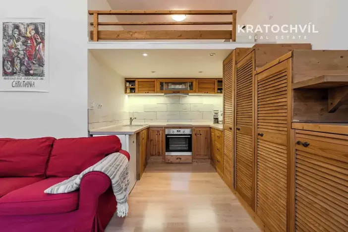 Pronájem bytu 1+kk, Praha - Bubeneč, Korunovační, 32 m2