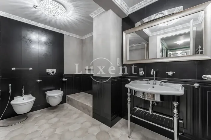 Prodej bytu 4+kk, Karlovy Vary, Vřídelní, 162 m2