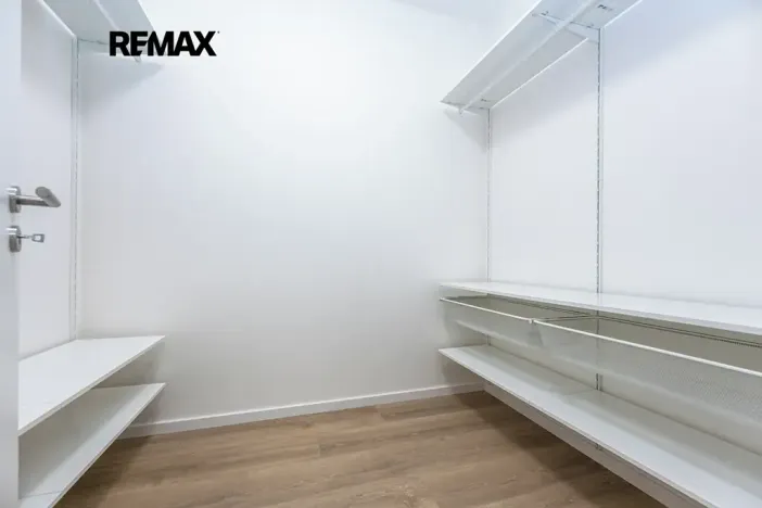 Pronájem bytu 2+kk, Praha - Hlubočepy, Divíškové, 3578 m2