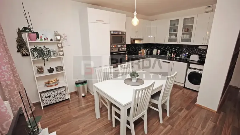 Prodej bytu 3+1, Neratovice, 75 m2