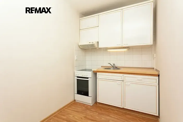 Pronájem bytu 1+1, Praha - Kobylisy, Jelínkova, 33 m2