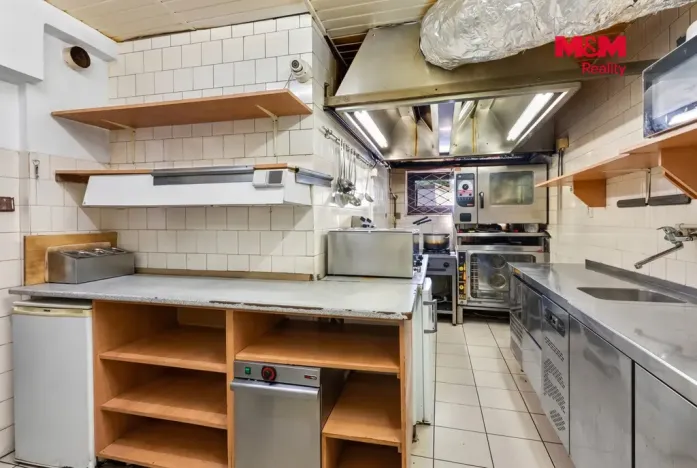 Prodej restaurace, Lomnice nad Popelkou, Poděbradova, 600 m2