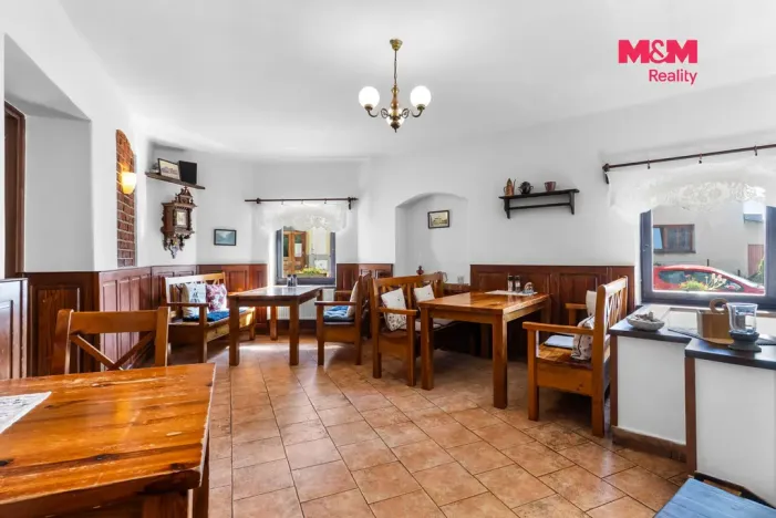 Prodej restaurace, Lomnice nad Popelkou, Poděbradova, 600 m2