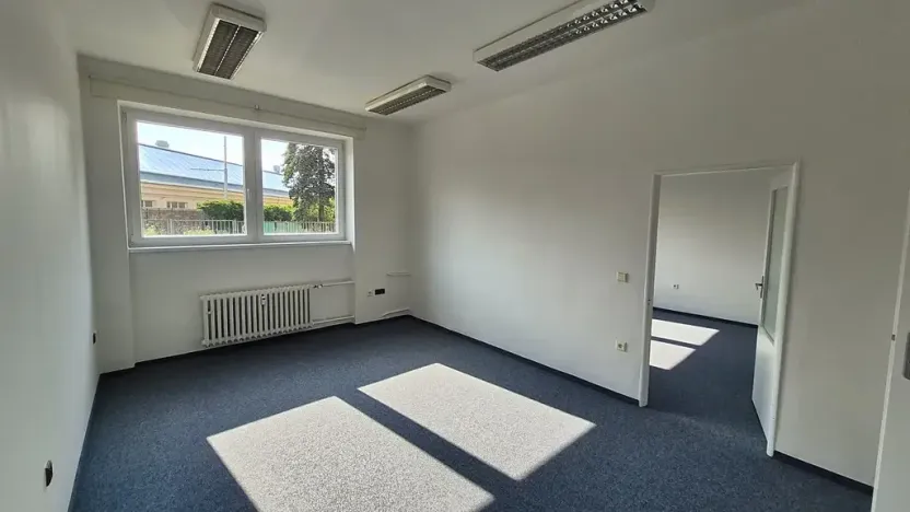 Pronájem kanceláře, Praha - Nusle, V Občanském domově, 37 m2