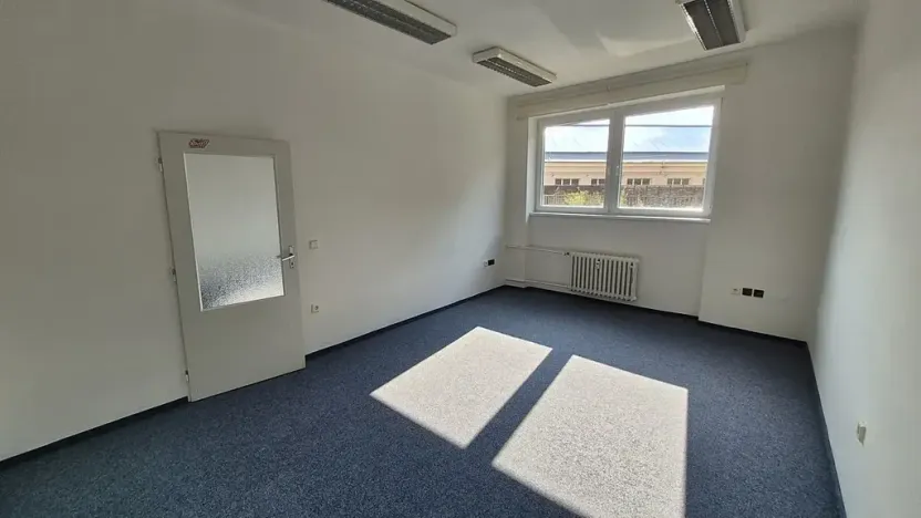 Pronájem kanceláře, Praha - Nusle, V Občanském domově, 37 m2