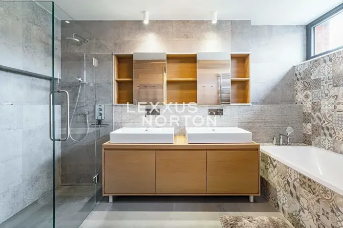 Prodej rodinného domu, Praha - Dejvice, V Šáreckém údolí, 285 m2