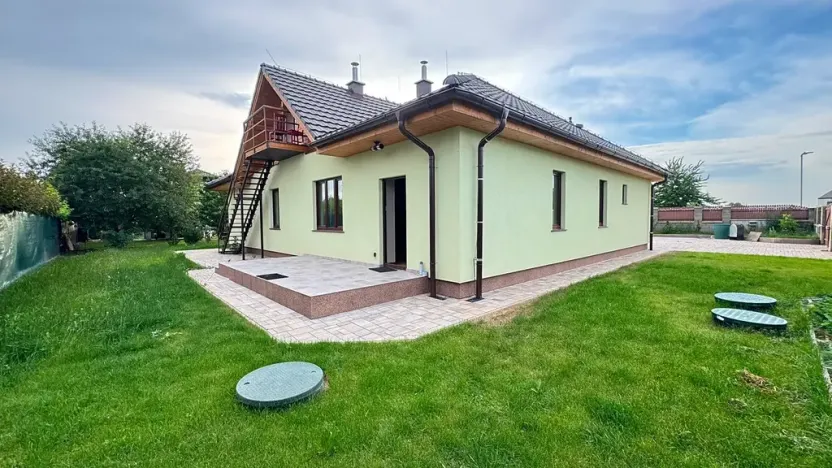 Pronájem rodinného domu, Horoměřice, Švejkova, 180 m2