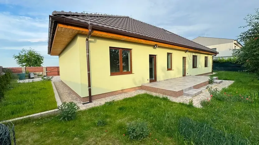 Pronájem rodinného domu, Horoměřice, Švejkova, 180 m2