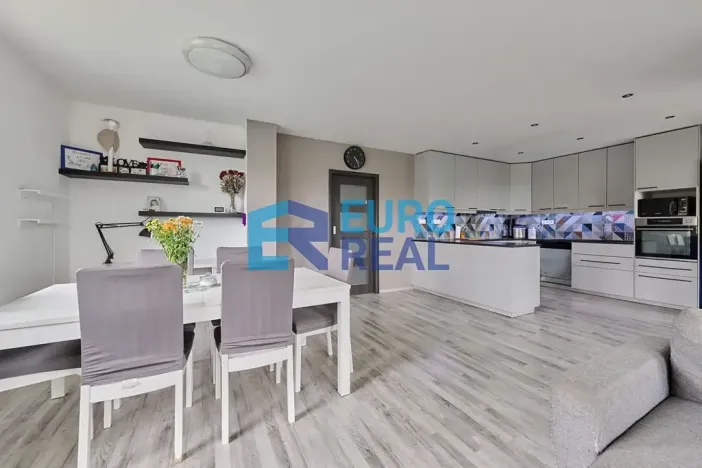Prodej rodinného domu, Bavoryně, 125 m2